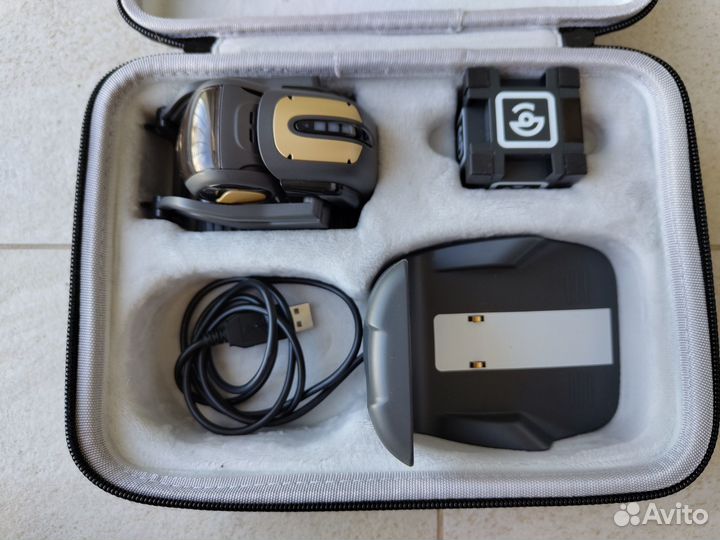 Робот anki vector