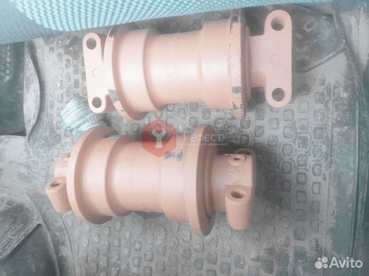 Каток поддерживающий Hitachi EX270-5 71466877