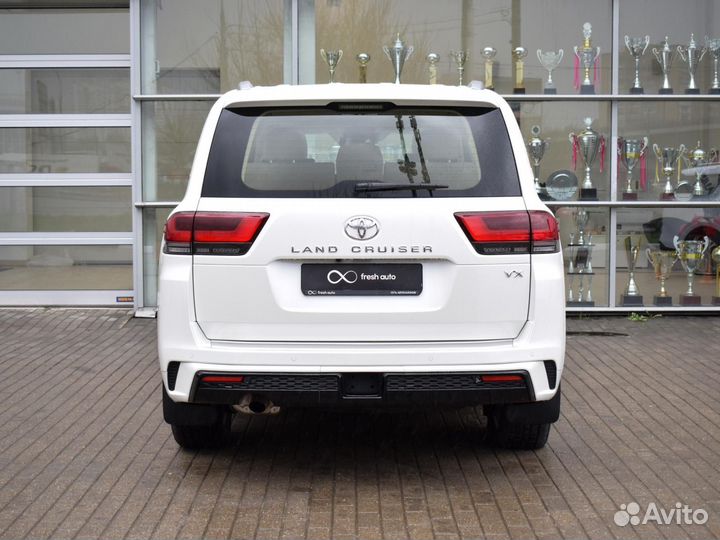 Toyota Land Cruiser 4.0 AT, 2022, 76 км
