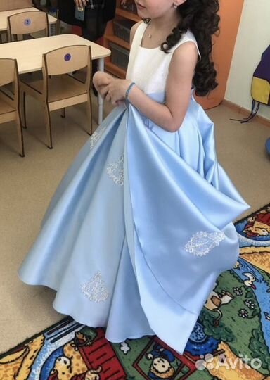 Нарядное платье для девочки 134 140