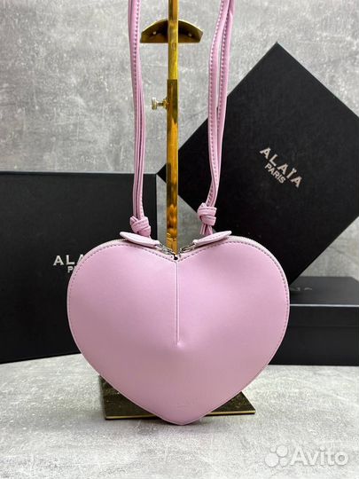 Сумка через плечо Алайа Alaia кожаная сердце