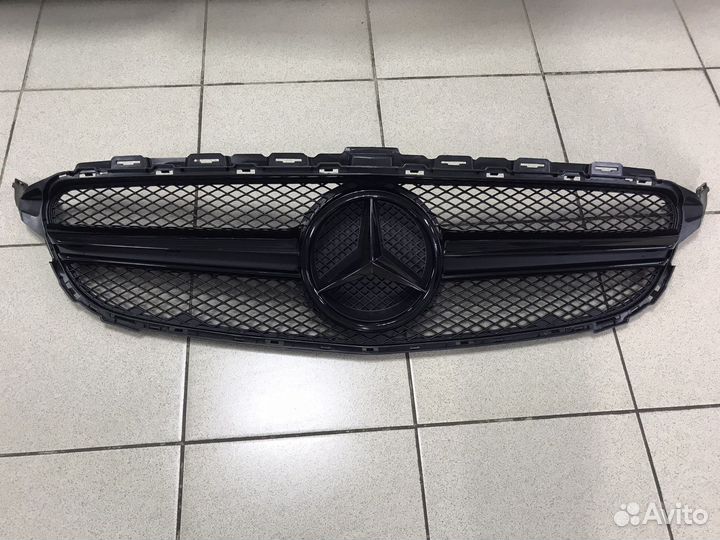 Решетка радиатора AMG 63 на Mercedes W205 до рест