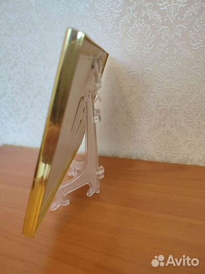 Подставка настольная для фоторамок