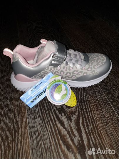 Кроссовки для девочки 33р новые с этикетками