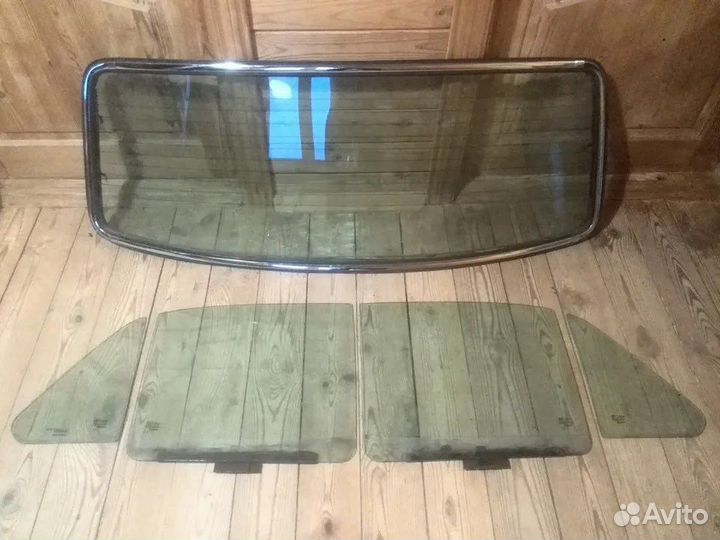 Бутылочные зеленые стекла волга комплект