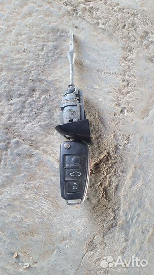 Личинка замка двери с ключём Audi Q7 4L