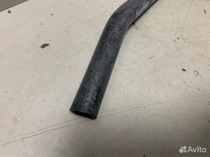 Патрубок охлаждения радиатора Volkswagen Passat