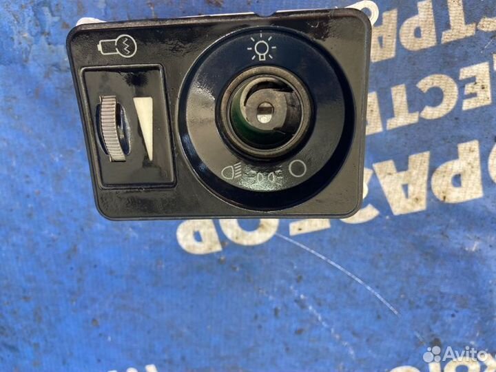 Переключатель света. Scania P094Cb6X4Hz260