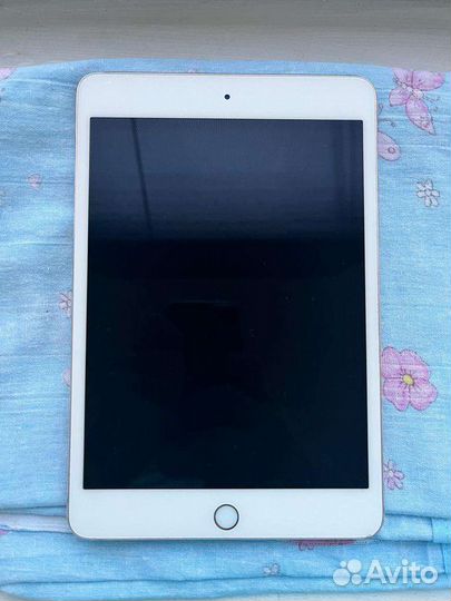 Apple iPad mini 4 в отличном состоянии