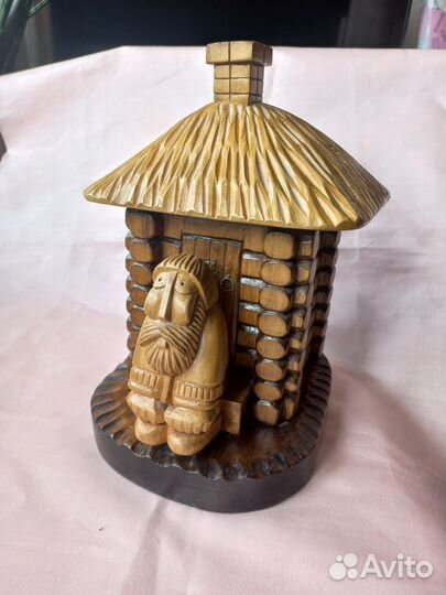 Резьба по дереву Домик-шкатулка