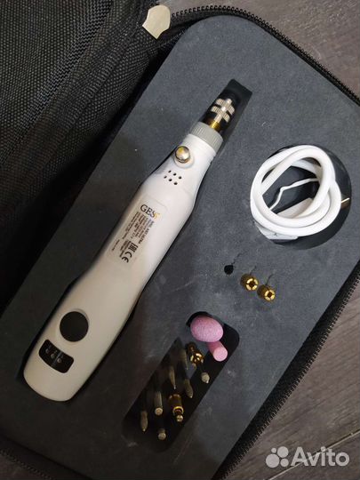 Маникюрно- педикюрный прибор