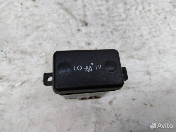 Кнопка обогрева сидений