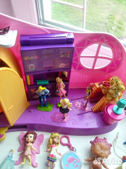 Домик с игрушками