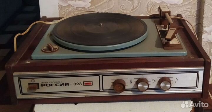 Проигрыватель Россия-323