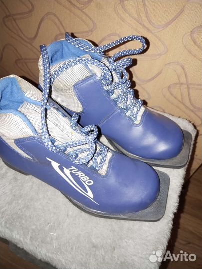 Лыжные ботинки