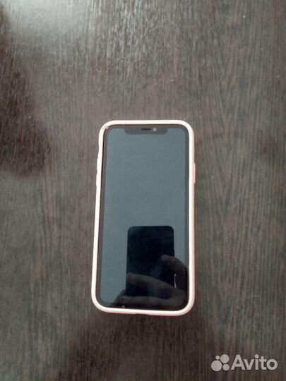 Телефон iPhone 11