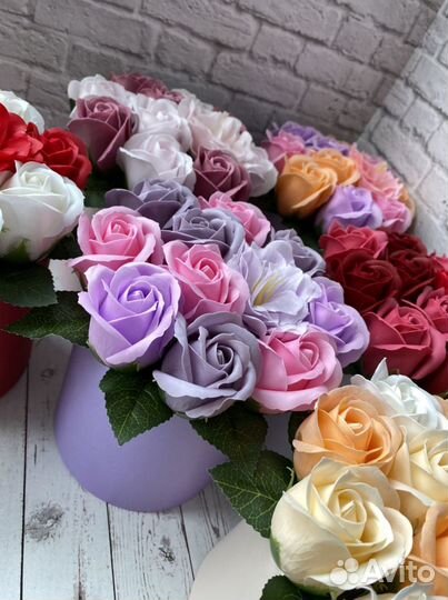 Небольшие букеты из мыльных роз