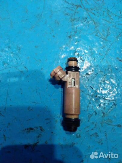 Форсунка топливная Lexus Rx330 XU30 3MZ-FE