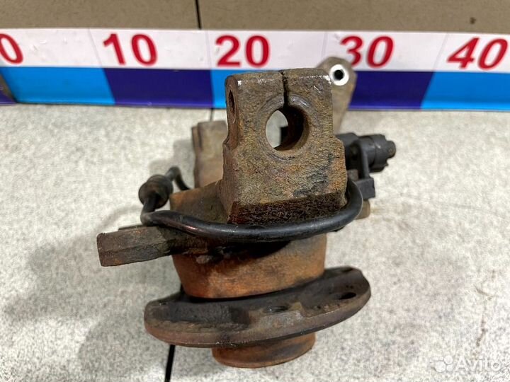 Кулак передний правый Opel Corsa B