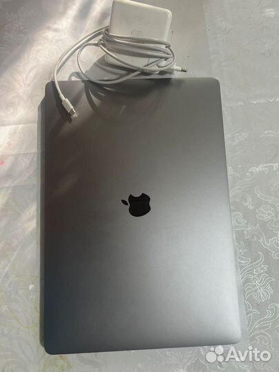 Macbook pro 16 2019 i9 32