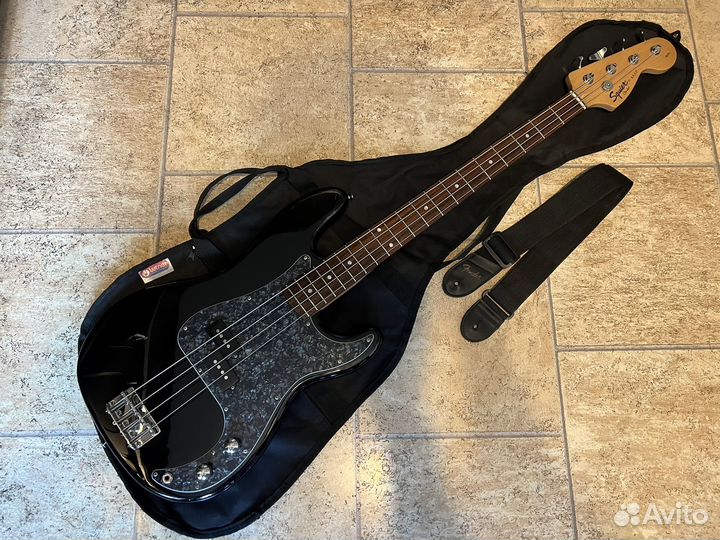 Бас гитара Fender Squier Precision Bass 2010