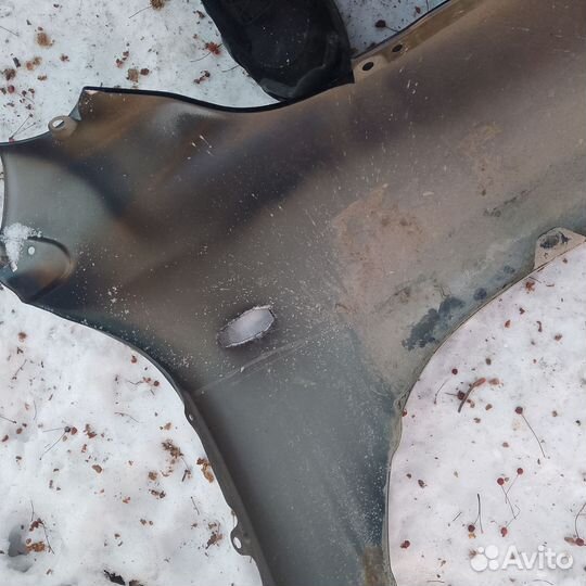 Крыло переднее левое на тойоту рав 4