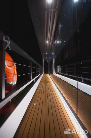 Катер тримаран 