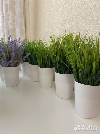 Искусственное растение в кашпо