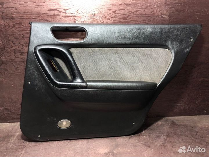 Обшивка боковой двери задняя правая Mazda Millenia