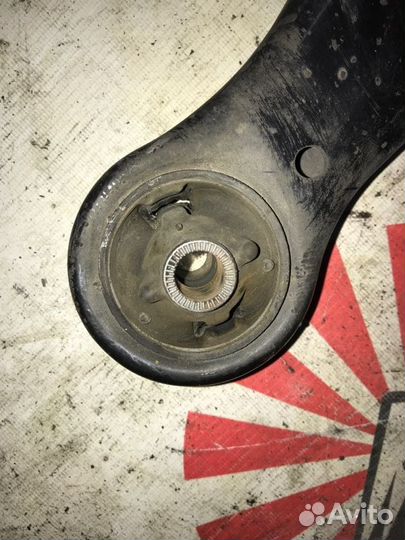 Рычаг подвески нижний передний левый Toyota Camry