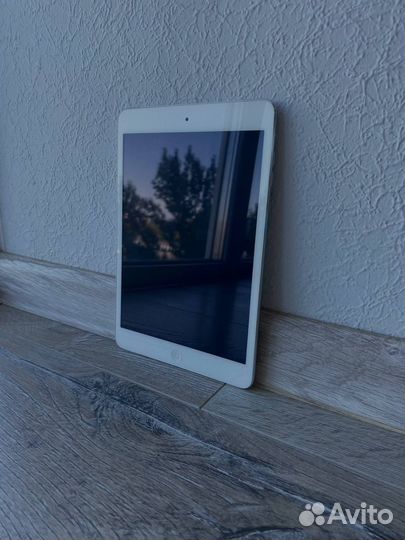 Планшет Apple iPad mini 2 16gb Silver