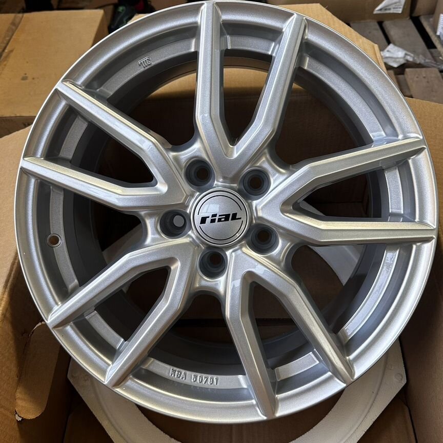 Литые диски Rial Torino 7.5×R17 5×114.3