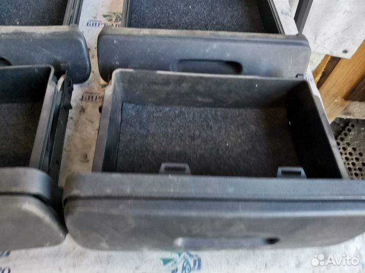 Бардачок под сиденьем Renault Scenic II