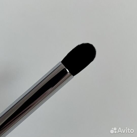 Кисти Chanel и Kiko Milano для макияжа