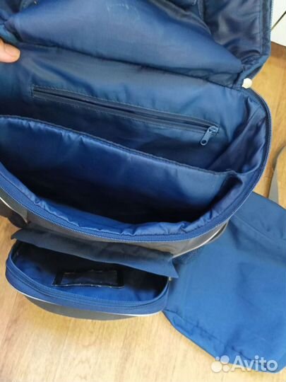 Ранец школьный для мальчика в отличном состояние