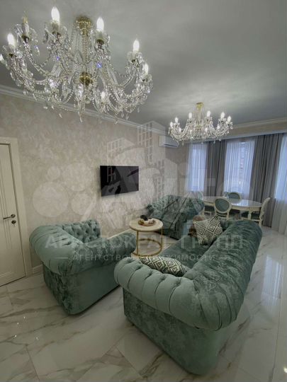 4-к. квартира, 135 м², 3/10 эт.