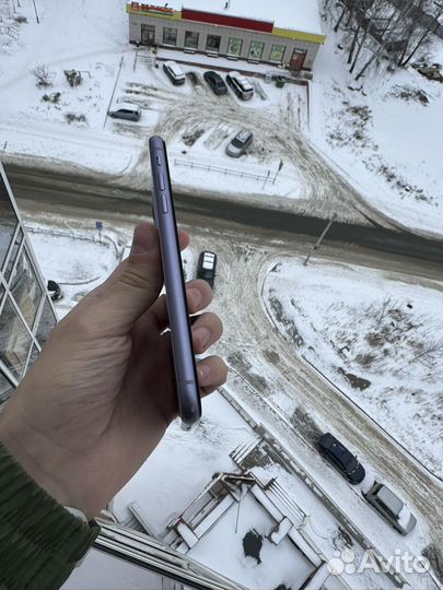 iPhone 11, 64 ГБ
