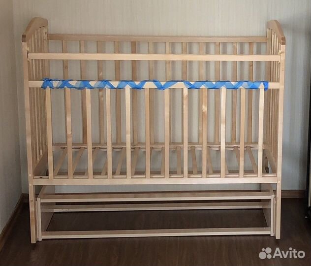 Детская кроватка с матрасом
