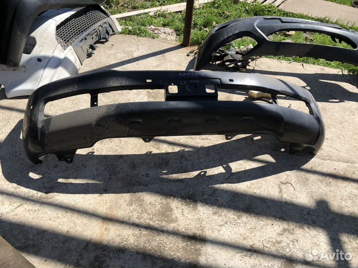 Бампер передний Toyota Land Cruiser (200) 2008