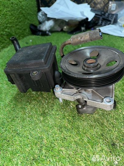 Насос гидроусилителя руля Mercedes Clk W209