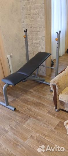 Скамья для жима лежа со штангой