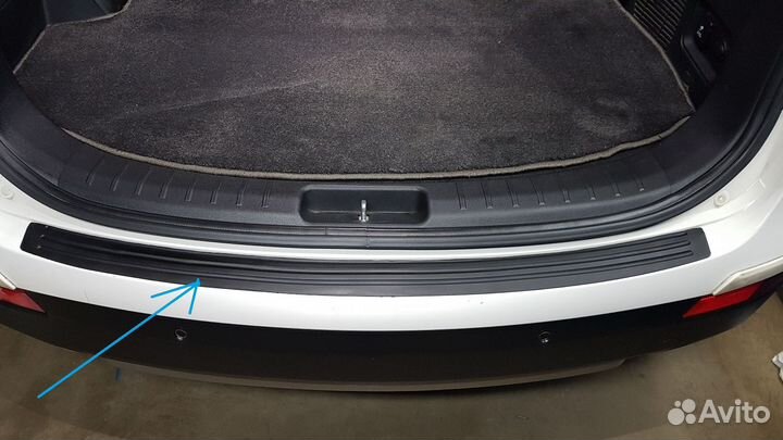 Накладка на задний бампер универсальная