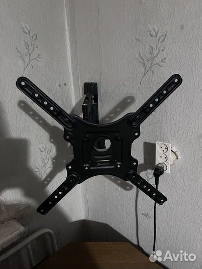 Кронштейн для телевизора поворотный