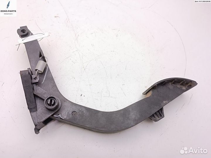 Педаль газа 1633000704 на Mercedes W163 (ML)
