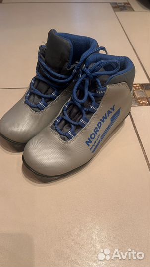 Лыжные ботинки