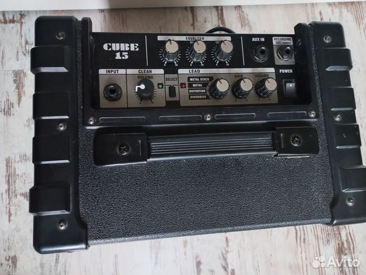 Гитарный комбоусилитель Roland Cube 15