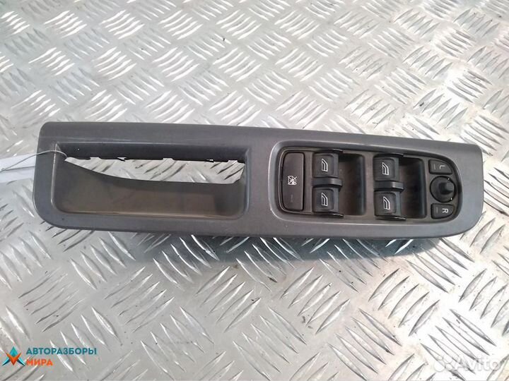 Блок управления стеклоподъемниками Volvo V50 рест