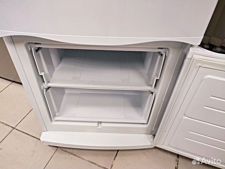 Холодильник (высота 140см)