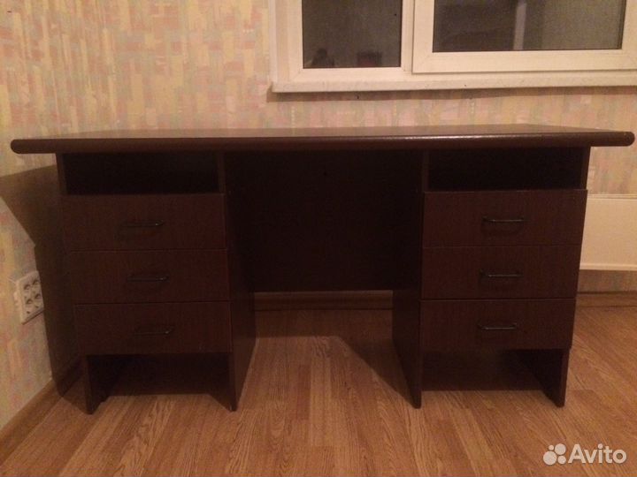 Стол письменный