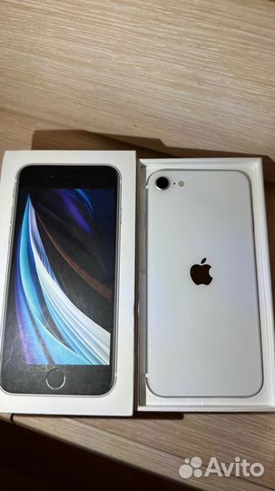 iPhone SE, 64 ГБ